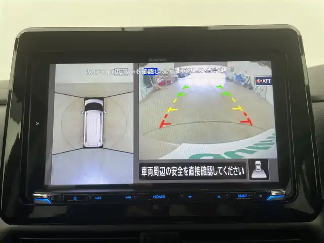 三菱 デリカミニ T プレミアム 富山県 2023(令5)年 1.4万km ナチュラルアイボリーメタリック 社外9型ナビ（AM/FM/DVD/BT/フルセグ）/全方位カメラ/ドライブレコーダー/ETC/両側パワースライドドア/ハーフレザーシート/シートヒーター/ハンドルヒーター/衝突被害軽減システム/レーダークルーズコントロール/レーンキープアシスト/コーナーセンサー/横滑り防止装置/アイドリングストップ/純正アルミホイール/純正ゴムマット/オートLEDライト/デジタルインナーミラー/オートホールド付電子パーキング/革巻きステアリング/ステアリングスイッチ/パドルシフト/スマートキー/スペアキー