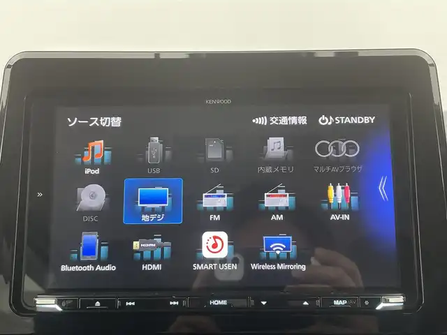三菱 デリカミニ T プレミアム 富山県 2023(令5)年 1.4万km ナチュラルアイボリーメタリック 社外9型ナビ（AM/FM/DVD/BT/フルセグ）/全方位カメラ/ドライブレコーダー/ETC/両側パワースライドドア/ハーフレザーシート/シートヒーター/ハンドルヒーター/衝突被害軽減システム/レーダークルーズコントロール/レーンキープアシスト/コーナーセンサー/横滑り防止装置/アイドリングストップ/純正アルミホイール/純正ゴムマット/オートLEDライト/デジタルインナーミラー/オートホールド付電子パーキング/革巻きステアリング/ステアリングスイッチ/パドルシフト/スマートキー/スペアキー