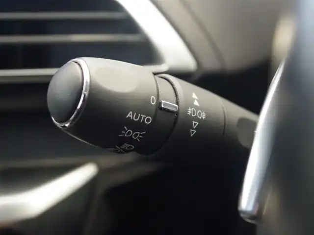 プジョー ５００８ アリュール 岐阜県 2018(平30)年 5万km 紺Ⅱ 純正ナビ/フルセグTV/Bluetooth/後席モニター/バックカメラ/全方位カメラ/アクティブセーフティブレーキ/疲労検知システム/インテリジェントハイビーム/レーンキープアシスト/ACC /パーキングセンサー　/LEDオートライト　　 /ワイヤレス充電 /電動テールゲート