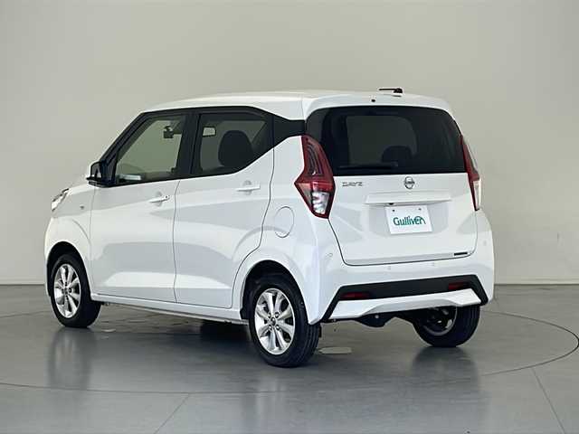 日産 デイズ X 長野県 2023(令5)年 2.2万km ホワイトパール 社外ナビ（BT/CD/AM/FM）/バックカメラ/ETC/エマージェンシーブレーキ/LDP（車線逸脱防止支援システム）/前後ソナー/ふらつき防止/先行車発進お知らせ/前席シートヒーター/ハロゲンライト/ヘットライトレベライザー/アイドリングストップ/インテリジェントキー/スペアーキー/社外フロアマット/純正14インチAW/周防エアーキー/取扱説明書/保証書