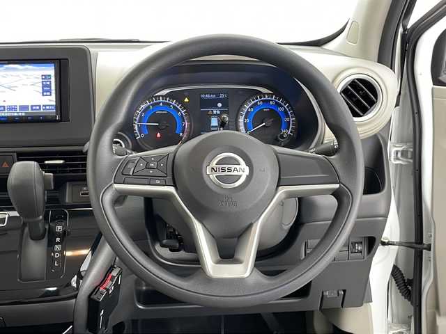 日産 デイズ X 長野県 2023(令5)年 2.2万km ホワイトパール 社外ナビ（BT/CD/AM/FM）/バックカメラ/ETC/エマージェンシーブレーキ/LDP（車線逸脱防止支援システム）/前後ソナー/ふらつき防止/先行車発進お知らせ/前席シートヒーター/ハロゲンライト/ヘットライトレベライザー/アイドリングストップ/インテリジェントキー/スペアーキー/社外フロアマット/純正14インチAW/周防エアーキー/取扱説明書/保証書