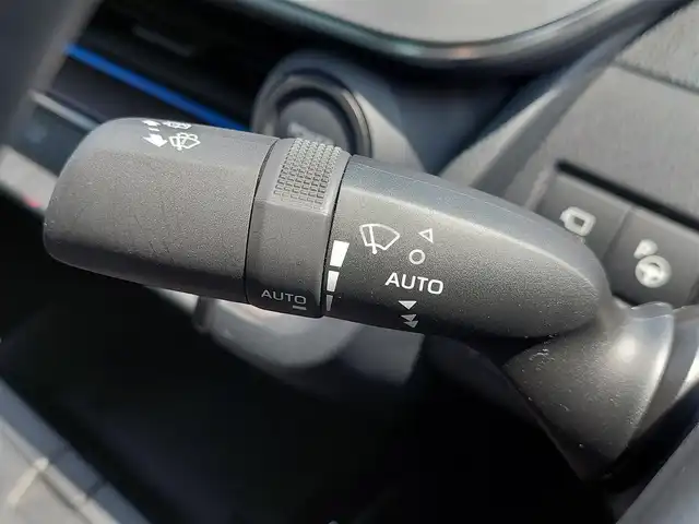 トヨタ プリウス Z 東京都 2023(令5)年 0.4万km プラチナホワイトパールマイカ 純正12.3インチディスプレイオーディオ/パノラミックビューモニター/ビルトインETC2.0/ドライブレコーダー/AC100V/ステアリングヒーター/シートヒーター/ベンチレーションシート/パワーシート/パワーバックドア/トヨタチームメイト/トヨタセーフティセンス/・プリクラッシュセーフティ/・レーントレーシングアシスト/・レーンディパーチャーアラート/・レーダークルーズコントロール/・アダプティブハイビームシステム/・オートマチックハイビーム/・ブラインドスポットモニター/・パーキングサポートブレーキ
