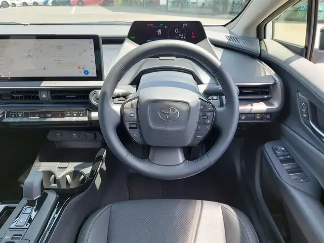 トヨタ プリウス Z 東京都 2023(令5)年 0.4万km プラチナホワイトパールマイカ 純正12.3インチディスプレイオーディオ/パノラミックビューモニター/ビルトインETC2.0/ドライブレコーダー/AC100V/ステアリングヒーター/シートヒーター/ベンチレーションシート/パワーシート/パワーバックドア/トヨタチームメイト/トヨタセーフティセンス/・プリクラッシュセーフティ/・レーントレーシングアシスト/・レーンディパーチャーアラート/・レーダークルーズコントロール/・アダプティブハイビームシステム/・オートマチックハイビーム/・ブラインドスポットモニター/・パーキングサポートブレーキ