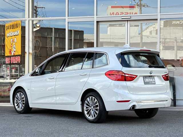 ＢＭＷ ２１８ｄ グランツアラー ラグジュアリー 福岡県 2018(平30)年 1.9万km ミネラルホワイト コンフォートＰＫＧ　/黒革　/アンビエントライト　/純正ナビ　/Ｂｌｕｅｔｏｏｔｈ　/Ｂカメラ　/メモリ付パワーシート　/シートヒーター　/クルーズコントロール　/ストレージＰＫＧ　/純正１７インチＡＷ　/ＥＴＣ