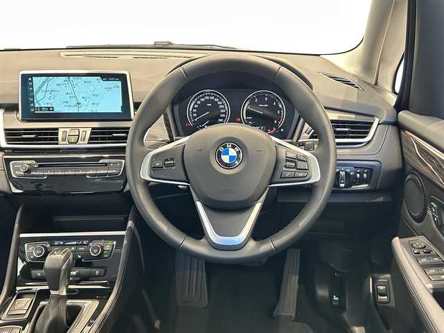 ＢＭＷ ２１８ｄ グランツアラー ラグジュアリー 福岡県 2018(平30)年 1.9万km ミネラルホワイト コンフォートＰＫＧ　/黒革　/アンビエントライト　/純正ナビ　/Ｂｌｕｅｔｏｏｔｈ　/Ｂカメラ　/メモリ付パワーシート　/シートヒーター　/クルーズコントロール　/ストレージＰＫＧ　/純正１７インチＡＷ　/ＥＴＣ