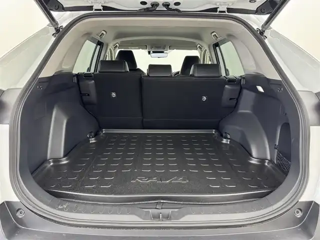 トヨタ ＲＡＶ４ G Zパッケージ 福岡県 2023(令5)年 1.6万km プラチナホワイトパールマイカ 純正１０．５型ＤＡナビ、フルセグTV　/バックカメラ　/ビルトインＥＴＣ２．０　/前後ドラレコ／デジタルルームミラー　/レーダークルコン　/セーフティセンス　/コーナーセンサー　/衝突軽減ブレーキ　/レーンキープ　/ブラインドスポットモニター　/アクセル踏み間違い防止　/ヒルディセントコントロール　/ＭＴモード付き　/パワーバックドア　/シートベンチレーション／ヒーター　/ステアリングヒーター　/ＬＥＤヘッドライト