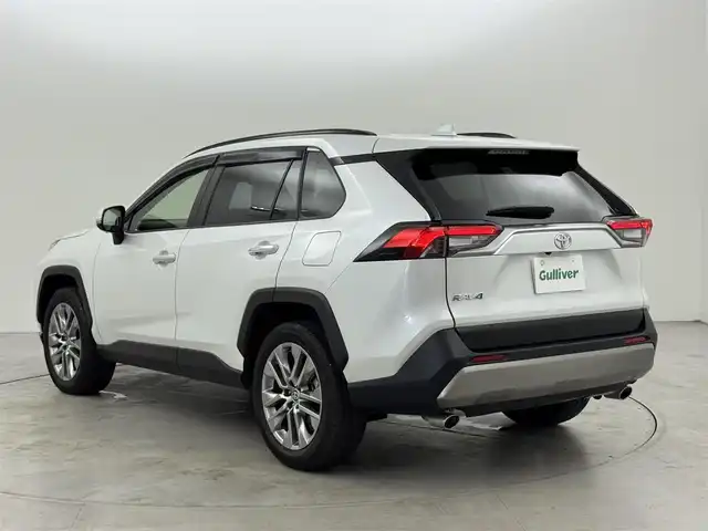 トヨタ ＲＡＶ４ G Zパッケージ 福岡県 2023(令5)年 1.6万km プラチナホワイトパールマイカ 純正１０．５型ＤＡナビ、フルセグTV　/バックカメラ　/ビルトインＥＴＣ２．０　/前後ドラレコ／デジタルルームミラー　/レーダークルコン　/セーフティセンス　/コーナーセンサー　/衝突軽減ブレーキ　/レーンキープ　/ブラインドスポットモニター　/アクセル踏み間違い防止　/ヒルディセントコントロール　/ＭＴモード付き　/パワーバックドア　/シートベンチレーション／ヒーター　/ステアリングヒーター　/ＬＥＤヘッドライト
