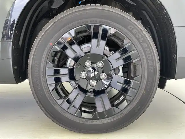三菱 デリカＤ：５ ブラックエディション 愛知県 2025(令7)年 0.1千km アメジストブラック 4WD/ターボ/ブラックエディション/アルパイン12.8型後席用モニター/アルパイン製11インチナビ(EX11NX)/(フルセグTV・Bluetooth・CD・DVD・USB・HDMI)/・AppleCarPlay/・AndoroidAuto/全方位カメラ/・衝突軽減システム/・レーンキープアシスト/・オートクルーズコントロール/・ブラインドスポットワーニング/・オートサイドステップ(助手席側)/電動リアゲート/運転席パワーシート/両側パワースライドドア/シートヒーター（D・N席）/スペアキー/パドルシフト/ステアリングヒーター/LEDヘッドライト/オートライト/オートハイビーム/フロントフォグランプ/電動パーキングブレーキ/オートホールド/純正アルミホイール/取扱説明書