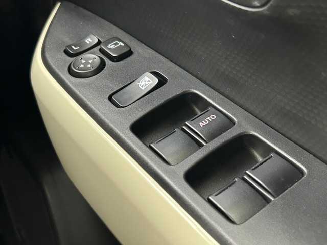 スズキ クロスビー HYBRID MV 宮城県 2024(令6)年 2.6万km キャラバンアイボリーパールメタリック/ホワイト 2トーンルーフ 4WD/SDナビ(TV/BT/CD)/バックカメラ/ETC/スズキセーフティサポート/レーダークルーズコントロール/ヒルディセントコントロール/グリップコントロール/パドルシフト/シートヒーター/プッシュスタート/スマートキー/オートライト/オートマチックハイビーム/純正16インチアルミホイール/フロアマット/禁煙車