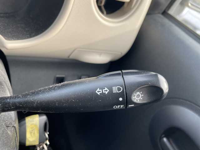 ダイハツ ミラ ココア L 道東・釧路十勝 2013(平25)年 6.2万km コットンアイボリー 4WD/ポータブルナビ(ワンセグTV、AM、FM、CD、SD)/純正オーディオ/アイドリングストップ/積み込みスタッドレスタイヤスチール付/リモコンキー/ライトレベライザー/純正フロアマット/電格ミラー