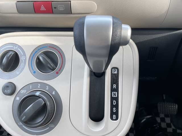 ダイハツ ミラ ココア L 道東・釧路十勝 2013(平25)年 6.2万km コットンアイボリー 4WD/ポータブルナビ(ワンセグTV、AM、FM、CD、SD)/純正オーディオ/アイドリングストップ/積み込みスタッドレスタイヤスチール付/リモコンキー/ライトレベライザー/純正フロアマット/電格ミラー