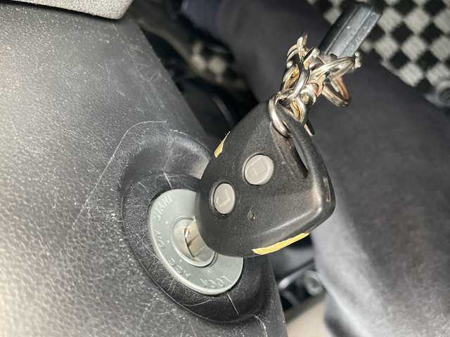 ダイハツ ミラ ココア L 道東・釧路十勝 2013(平25)年 6.2万km コットンアイボリー 4WD/ポータブルナビ(ワンセグTV、AM、FM、CD、SD)/純正オーディオ/アイドリングストップ/積み込みスタッドレスタイヤスチール付/リモコンキー/ライトレベライザー/純正フロアマット/電格ミラー