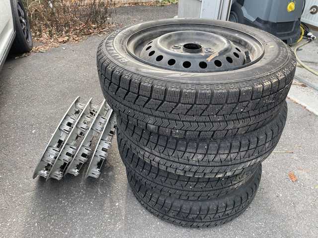 ダイハツ ミラ ココア L 道東・釧路十勝 2013(平25)年 6.2万km コットンアイボリー 4WD/ポータブルナビ(ワンセグTV、AM、FM、CD、SD)/純正オーディオ/アイドリングストップ/積み込みスタッドレスタイヤスチール付/リモコンキー/ライトレベライザー/純正フロアマット/電格ミラー