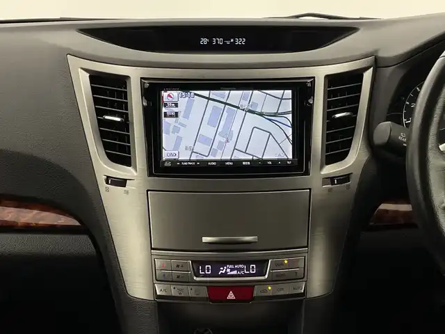 スバル レガシィ Ｂ４ 2．5iアイサイト 新潟県 2011(平23)年 4万km クリスタルブラックシリカ 【４ＷＤ】/登録時距離/　３９７２２km/ワンオーナー/アイサイト/メモリナビ/フルセグ＆ＤＶＤ/バックモニター/スマートキー/ＨＩＤ/フォグ/パドルシフト/電動格納ミラー/ヒッチメンバー/保証書＆整備手帳