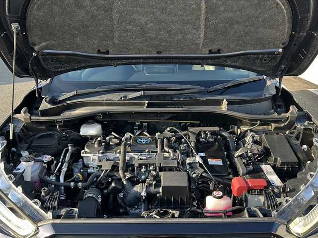 トヨタ カローラ クロス ハイブリッド Z 岩手県 2022(令4)年 5.6万km スパークリングブラックパールクリスタルシャイン 寒冷地仕様　純正エンジンスターター　トヨタセーフティセンス　ディスプレイオーディオ　全周囲Ｃ　スマートフォン連携　パワーシート　シートヒーター　ステアリングヒーター　純正１８ＡＷ　ＬＥＤオートライト