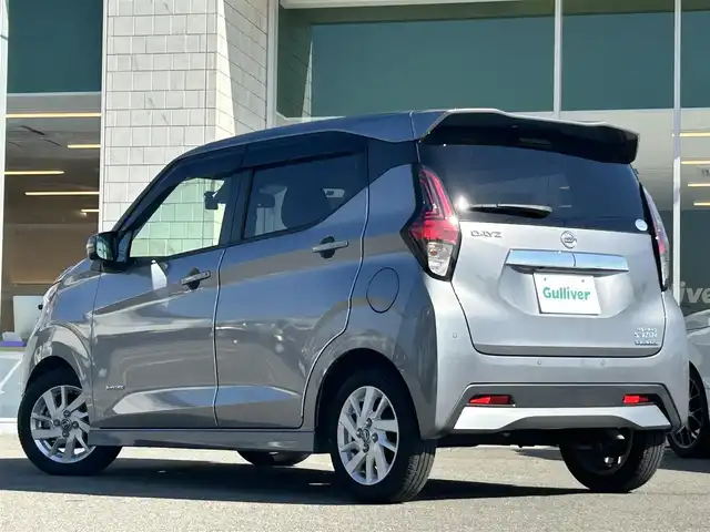 日産 デイズ 兵庫県 2021(令3)年 6.4万km チタニウムグレーメタリック 純正9インチナビ/アラウンドビューモニター/フルセグTV/BTオーディオ/CD/DVD/AUX/プロパイロット/エマージェンシーブレーキ/ステアリングスイッチ/ヘッドライトレべライザー/ETC/純正フロアマット/純正ドアバイザー/LEDヘッドライト
