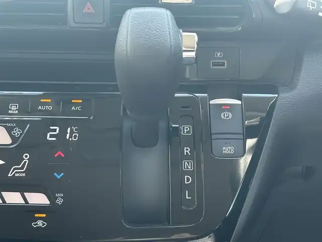 日産 デイズ 兵庫県 2021(令3)年 6.4万km チタニウムグレーメタリック 純正9インチナビ/アラウンドビューモニター/フルセグTV/BTオーディオ/CD/DVD/AUX/プロパイロット/エマージェンシーブレーキ/ステアリングスイッチ/ヘッドライトレべライザー/ETC/純正フロアマット/純正ドアバイザー/LEDヘッドライト