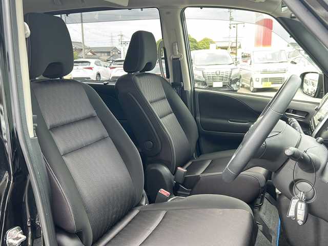 日産 セレナ e－パワー ハイウェイスター V 岐阜県 2019(平31)年 7.9万km ダイヤモンドブラック 登録時走行距離78668km/純正9型ナビ/アラウンドビューモニター/ETC/オートプロパイロット/両側パワースライドドア/シートヒーター/ナビ連動ドライブレコーダー/フルセグTV、ブルーレイ/ステアリングヒーター/純正フリップダウンモニター/Bluetooth・CD・DVD・SDミュージックサーバー・AUX可/デジタルインナーミラー/オートエアコン/純正ホイール