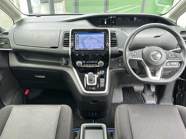日産 セレナ e－パワー ハイウェイスター V 岐阜県 2019(平31)年 7.9万km ダイヤモンドブラック 登録時走行距離78668km/純正9型ナビ/アラウンドビューモニター/ETC/オートプロパイロット/両側パワースライドドア/シートヒーター/ナビ連動ドライブレコーダー/フルセグTV、ブルーレイ/ステアリングヒーター/純正フリップダウンモニター/Bluetooth・CD・DVD・SDミュージックサーバー・AUX可/デジタルインナーミラー/オートエアコン/純正ホイール