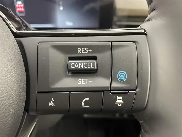 日産 セレナ e－パワー ハイウェイスター V 茨城県 2025(令7)年 0.1千km プリズムホワイト e-POWER　ハイウエイスターV/オートレベライザー/アダプティブLEDヘッドライトシステム/アラウンドビューモニター/ルームミラー/アドバンスドドライブ/　アシストディスプレイ/（12.3インチカラーディスプレイ）/・統合型/　インターフェースディスプレイ/・ワイヤレス充電器/・6スピーカー/・NissanConnect/　ナビゲーションシステム/（地デジ内蔵）/ETC2.0ユニット/（ビルトインタイプ）/ドライブレコーダー（前後セット）/プロパイロット（ナビリンク機能付）/プロパイロット緊急停止支援システム/（SOSコール機能付）/後席専用モニター/HDMI