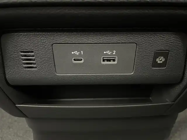 日産 セレナ e－パワー ハイウェイスター V 茨城県 2025(令7)年 0.1千km プリズムホワイト e-POWER　ハイウエイスターV/オートレベライザー/アダプティブLEDヘッドライトシステム/アラウンドビューモニター/ルームミラー/アドバンスドドライブ/　アシストディスプレイ/（12.3インチカラーディスプレイ）/・統合型/　インターフェースディスプレイ/・ワイヤレス充電器/・6スピーカー/・NissanConnect/　ナビゲーションシステム/（地デジ内蔵）/ETC2.0ユニット/（ビルトインタイプ）/ドライブレコーダー（前後セット）/プロパイロット（ナビリンク機能付）/プロパイロット緊急停止支援システム/（SOSコール機能付）/後席専用モニター/HDMI