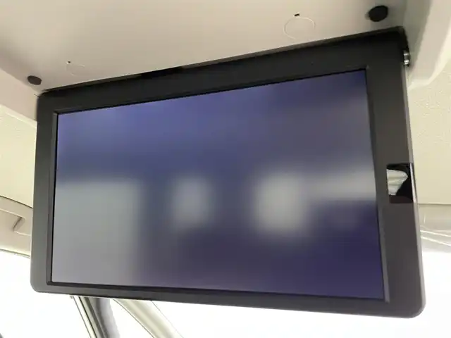 日産 セレナ e－パワー ハイウェイスター V 茨城県 2025(令7)年 0.1千km プリズムホワイト e-POWER　ハイウエイスターV/オートレベライザー/アダプティブLEDヘッドライトシステム/アラウンドビューモニター/ルームミラー/アドバンスドドライブ/　アシストディスプレイ/（12.3インチカラーディスプレイ）/・統合型/　インターフェースディスプレイ/・ワイヤレス充電器/・6スピーカー/・NissanConnect/　ナビゲーションシステム/（地デジ内蔵）/ETC2.0ユニット/（ビルトインタイプ）/ドライブレコーダー（前後セット）/プロパイロット（ナビリンク機能付）/プロパイロット緊急停止支援システム/（SOSコール機能付）/後席専用モニター/HDMI