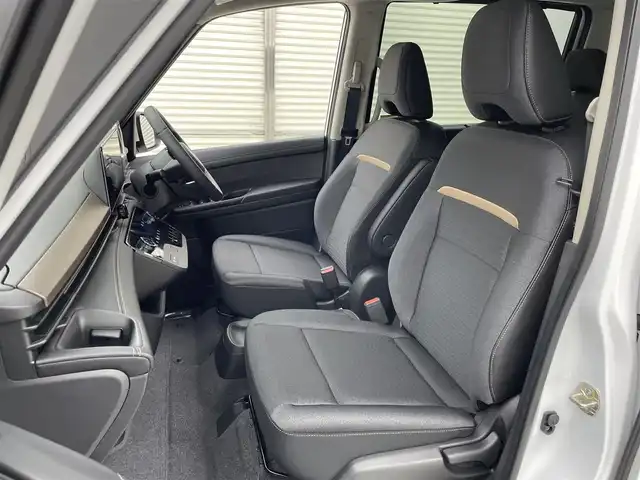 日産 セレナ e－パワー ハイウェイスター V 茨城県 2025(令7)年 0.1千km プリズムホワイト e-POWER　ハイウエイスターV/オートレベライザー/アダプティブLEDヘッドライトシステム/アラウンドビューモニター/ルームミラー/アドバンスドドライブ/　アシストディスプレイ/（12.3インチカラーディスプレイ）/・統合型/　インターフェースディスプレイ/・ワイヤレス充電器/・6スピーカー/・NissanConnect/　ナビゲーションシステム/（地デジ内蔵）/ETC2.0ユニット/（ビルトインタイプ）/ドライブレコーダー（前後セット）/プロパイロット（ナビリンク機能付）/プロパイロット緊急停止支援システム/（SOSコール機能付）/後席専用モニター/HDMI