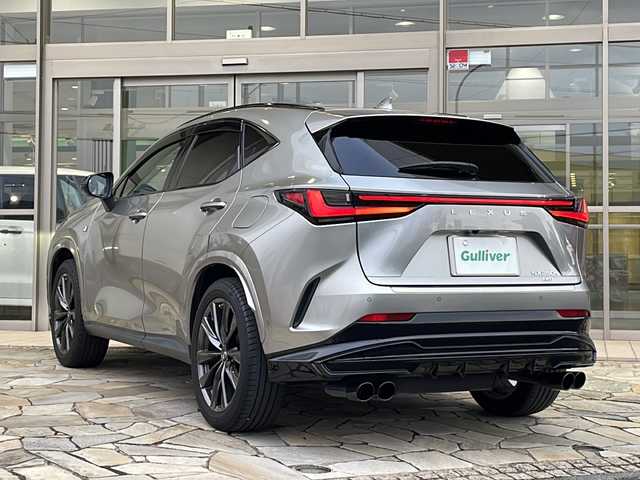 レクサス ＮＸ 350h Fスポーツ 静岡県 2022(令4)年 3.8万km ソニックチタニウム 純正ナビ/・ラジオ/フルセグTV/・Bluetooth/Miracast/USB/CD/DVD/主要装備/・レーダークルーズコントロール　/・パノラマルーフ　/・ＥＴＣ　/・ＴＲＤエアロパーツ　/・ＴＲＤマフラー　/・全方位カメラ　/・デジタルインナーミラー　/・パワーバックドア　/・シートヒーター　/・エアシート　/・パドルシフト/・シートメモリー/・オートホールド/・SOSコール/・置くだけ充電/・レーンキープアシスト/・コーナーセンサー/・ハンドルヒーター/・純正アルミホイール/・テレスコピックステアリング/・プッシュスタート/・スマートキー