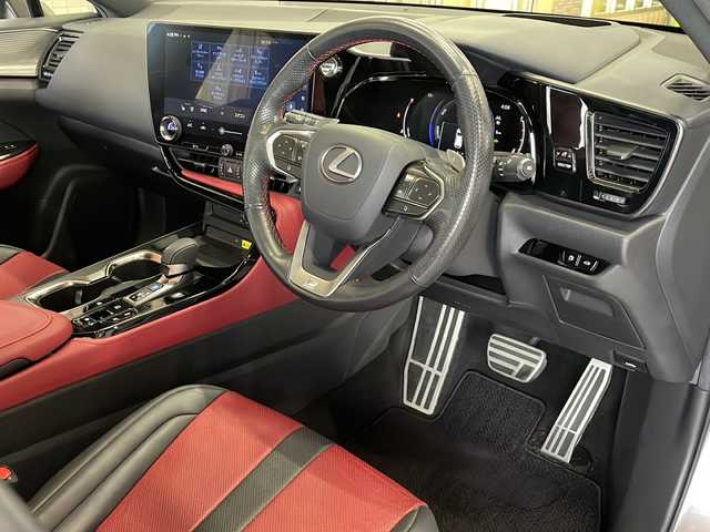 レクサス ＮＸ 350h Fスポーツ 静岡県 2022(令4)年 3.8万km ソニックチタニウム 純正ナビ/・ラジオ/フルセグTV/・Bluetooth/Miracast/USB/CD/DVD/主要装備/・レーダークルーズコントロール　/・パノラマルーフ　/・ＥＴＣ　/・ＴＲＤエアロパーツ　/・ＴＲＤマフラー　/・全方位カメラ　/・デジタルインナーミラー　/・パワーバックドア　/・シートヒーター　/・エアシート　/・パドルシフト/・シートメモリー/・オートホールド/・SOSコール/・置くだけ充電/・レーンキープアシスト/・コーナーセンサー/・ハンドルヒーター/・純正アルミホイール/・テレスコピックステアリング/・プッシュスタート/・スマートキー