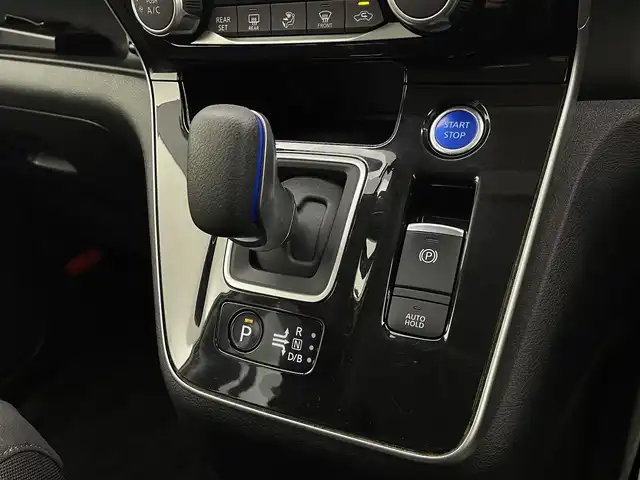 日産 セレナ e－パワー ハイウェイスター V 宮城県 2021(令3)年 5.7万km ブリリアントホワイトパール 純正ナビ　/後席モニター　/プロパイロット　/アラウンドビューモニター　/両側オートスライドドア　/ハンズフリーオートスライドドア/ＢＳＭ　/エマージェンシーブレーキ　/車線逸脱警報　/前後ソナー　/ナビ連動ドライブレコーダー　/ＥＴＣ　/ＬＥＤヘッドライト　/フォグランプ/純正15インチAW/禁煙車