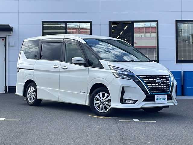日産 セレナ e－パワー ハイウェイスター V 山口県 2020(令2)年 4.8万km ブリリアントホワイトパール フリップダウンモニター/社外9インチナビ　【AVIC-RQ911】/・フルセグTV/・Bluetooth接続/・DVD再生機能有/アラウンドビューモニター/デジタルインナーミラー/プロパイロット/・エマージェンシーブレーキ/・後側方車両検知警報/・車線逸脱警報/・ふらつき警報/・踏み間違い衝突防止アシスト/・標識認識機能/・コーナーセンサー/ブラインドスポットモニター/純正フロアマット/スマートキー/プッシュスタート/スペアキー1本/D/N席シートヒーター/ステアリングヒーター/両側パワースライドドア/ドアバイザー/ウィンカーミラー/保証書