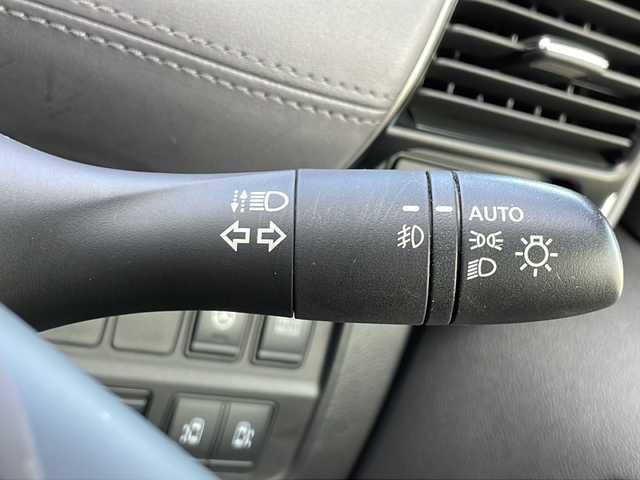 日産 セレナ e－パワー ハイウェイスター V 山口県 2020(令2)年 4.8万km ブリリアントホワイトパール フリップダウンモニター/社外9インチナビ　【AVIC-RQ911】/・フルセグTV/・Bluetooth接続/・DVD再生機能有/アラウンドビューモニター/デジタルインナーミラー/プロパイロット/・エマージェンシーブレーキ/・後側方車両検知警報/・車線逸脱警報/・ふらつき警報/・踏み間違い衝突防止アシスト/・標識認識機能/・コーナーセンサー/ブラインドスポットモニター/純正フロアマット/スマートキー/プッシュスタート/スペアキー1本/D/N席シートヒーター/ステアリングヒーター/両側パワースライドドア/ドアバイザー/ウィンカーミラー/保証書