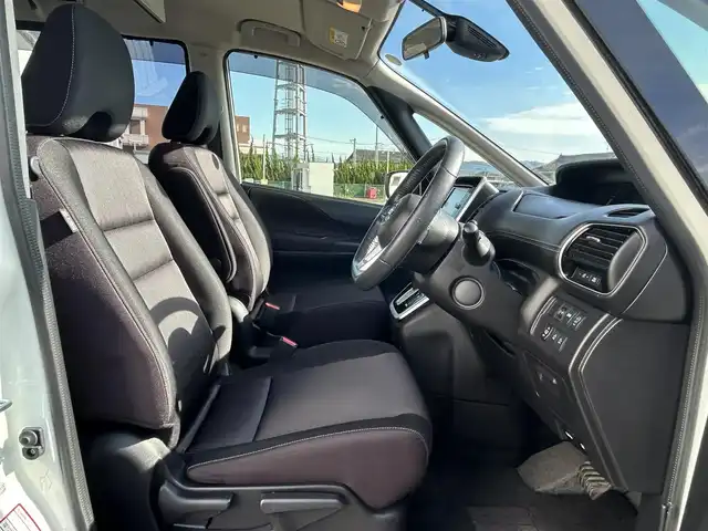 日産 セレナ ハイウェイスター プロパイロットED 熊本県 2017(平29)年 3.7万km ブリリアントホワイトパール 純正ナビ/・AM/FM/CD/DVD/BT/USB/AUX/・フルセグTV/アラウンドビューモニター/フリップダウンモニター/プロパイロット/エマージェンシーブレーキ/レーンキープアシスト/横滑り防止装置/ETC/両側電動スライドドア/革巻きステアリング/ステアリングスイッチ/電動格納ミラー/ウインカーミラー/純正フロアマット/純正アルミホイール/ドアバイザー/スマートキー