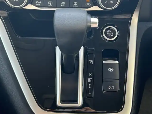 日産 セレナ ハイウェイスター プロパイロットED 熊本県 2017(平29)年 3.7万km ブリリアントホワイトパール 純正ナビ/・AM/FM/CD/DVD/BT/USB/AUX/・フルセグTV/アラウンドビューモニター/フリップダウンモニター/プロパイロット/エマージェンシーブレーキ/レーンキープアシスト/横滑り防止装置/ETC/両側電動スライドドア/革巻きステアリング/ステアリングスイッチ/電動格納ミラー/ウインカーミラー/純正フロアマット/純正アルミホイール/ドアバイザー/スマートキー