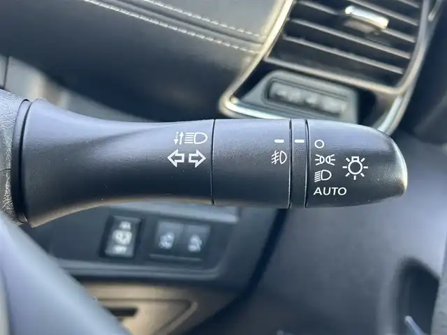 日産 セレナ ハイウェイスター プロパイロットED 熊本県 2017(平29)年 3.7万km ブリリアントホワイトパール 純正ナビ/・AM/FM/CD/DVD/BT/USB/AUX/・フルセグTV/アラウンドビューモニター/フリップダウンモニター/プロパイロット/エマージェンシーブレーキ/レーンキープアシスト/横滑り防止装置/ETC/両側電動スライドドア/革巻きステアリング/ステアリングスイッチ/電動格納ミラー/ウインカーミラー/純正フロアマット/純正アルミホイール/ドアバイザー/スマートキー