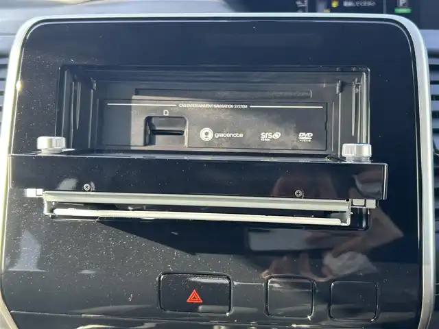 日産 セレナ ハイウェイスター プロパイロットED 熊本県 2017(平29)年 3.7万km ブリリアントホワイトパール 純正ナビ/・AM/FM/CD/DVD/BT/USB/AUX/・フルセグTV/アラウンドビューモニター/フリップダウンモニター/プロパイロット/エマージェンシーブレーキ/レーンキープアシスト/横滑り防止装置/ETC/両側電動スライドドア/革巻きステアリング/ステアリングスイッチ/電動格納ミラー/ウインカーミラー/純正フロアマット/純正アルミホイール/ドアバイザー/スマートキー