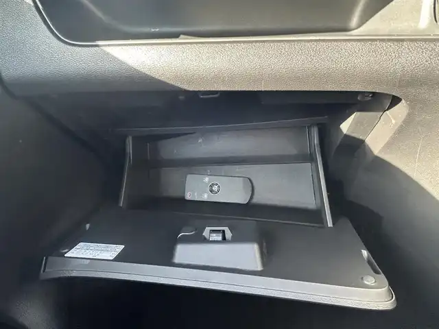 日産 セレナ ハイウェイスター プロパイロットED 熊本県 2017(平29)年 3.7万km ブリリアントホワイトパール 純正ナビ/・AM/FM/CD/DVD/BT/USB/AUX/・フルセグTV/アラウンドビューモニター/フリップダウンモニター/プロパイロット/エマージェンシーブレーキ/レーンキープアシスト/横滑り防止装置/ETC/両側電動スライドドア/革巻きステアリング/ステアリングスイッチ/電動格納ミラー/ウインカーミラー/純正フロアマット/純正アルミホイール/ドアバイザー/スマートキー