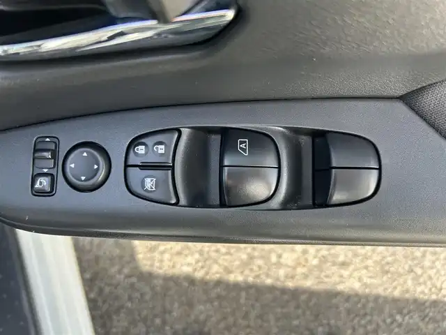 日産 セレナ ハイウェイスター プロパイロットED 熊本県 2017(平29)年 3.7万km ブリリアントホワイトパール 純正ナビ/・AM/FM/CD/DVD/BT/USB/AUX/・フルセグTV/アラウンドビューモニター/フリップダウンモニター/プロパイロット/エマージェンシーブレーキ/レーンキープアシスト/横滑り防止装置/ETC/両側電動スライドドア/革巻きステアリング/ステアリングスイッチ/電動格納ミラー/ウインカーミラー/純正フロアマット/純正アルミホイール/ドアバイザー/スマートキー