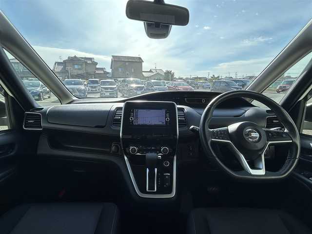 日産 セレナ ハイウェイスター プロパイロットED 熊本県 2017(平29)年 3.7万km ブリリアントホワイトパール 純正ナビ/・AM/FM/CD/DVD/BT/USB/AUX/・フルセグTV/アラウンドビューモニター/フリップダウンモニター/プロパイロット/エマージェンシーブレーキ/レーンキープアシスト/横滑り防止装置/ETC/両側電動スライドドア/革巻きステアリング/ステアリングスイッチ/電動格納ミラー/ウインカーミラー/純正フロアマット/純正アルミホイール/ドアバイザー/スマートキー