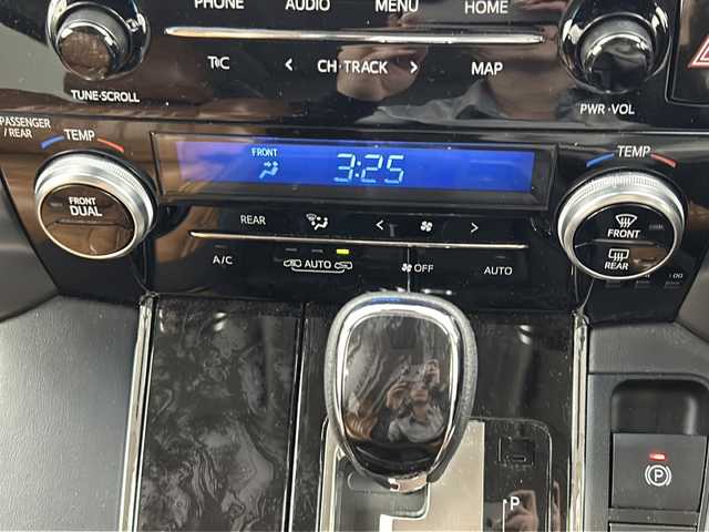 トヨタ アルファード S Cパッケージ 大阪府 2022(令4)年 3.3万km ホワイトパールクリスタルシャイン 純正８インチT-connectナビ/・TV/CD/DVD/ブルートゥース/Miracast/バックカメラ/TRDエアロ（F/S/R）/TRD１９インチAW/TRD４本出しマフラー/ツインサンルーフ/前方ドライブレコーダー/ハンドルヒーター/デジタルインナーミラー/三眼LEDヘッドライト/タンレザーシートカバー/Toyota Safety Sense/・プリクラッシュセーフティ（自動被害軽減ブレーキ）/・レーンディパーチャーアラート（車線逸脱警告およびステアリング操作サポート）/・オートマチックハイビーム（ハイ/ロービームの自動切り替え）/・レーダークルーズコントロール（追従ドライブ支援機能）/・PKSB/RCTA/RSA/ブラインドスポットモニター/電動パーキング/ETC２．０