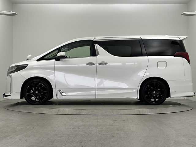 トヨタ アルファード S Cパッケージ 大阪府 2022(令4)年 3.3万km ホワイトパールクリスタルシャイン 純正８インチT-connectナビ/・TV/CD/DVD/ブルートゥース/Miracast/バックカメラ/TRDエアロ（F/S/R）/TRD１９インチAW/TRD４本出しマフラー/ツインサンルーフ/前方ドライブレコーダー/ハンドルヒーター/デジタルインナーミラー/三眼LEDヘッドライト/タンレザーシートカバー/Toyota Safety Sense/・プリクラッシュセーフティ（自動被害軽減ブレーキ）/・レーンディパーチャーアラート（車線逸脱警告およびステアリング操作サポート）/・オートマチックハイビーム（ハイ/ロービームの自動切り替え）/・レーダークルーズコントロール（追従ドライブ支援機能）/・PKSB/RCTA/RSA/ブラインドスポットモニター/電動パーキング/ETC２．０