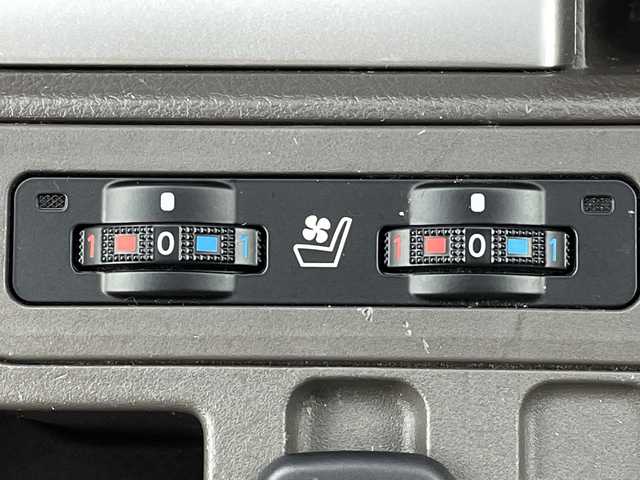 トヨタ ランドクルーザー プラド TX Lパッケージ マットブラED 岐阜県 2023(令5)年 2.1万km ブラック サンルーフ/ベージュレザーシート/シートヒーター/ベンチレーション/パワーシート/SDナビ/CD/DVD/Bluetooth/フルセグTV/バックモニター/トヨタセーフティセンス/パーキングサポートブレーキ/プリクラッシュセーフティシステム/レーントレーシングアシスト/レーダークルーズコントロール/レーンディパーチャーアラート/オートマチックハイビーム/クリアランスソナー/ETC/ドライブレコーダー/トランスファースイッチ/ヘッドライトウォッシャー/電動格納ミラー/ルーフレール/トノカバー/純正18インチアルミホイール/スマートキー/プッシュスタート