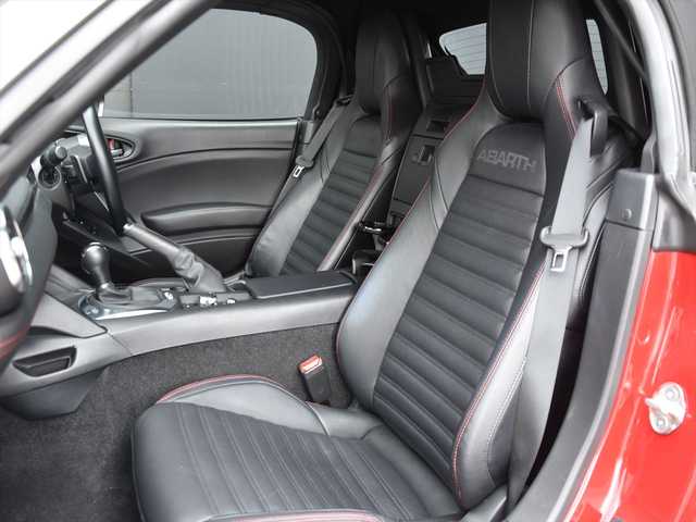 アバルト １２４ スパイダー 和歌山県 2017(平29)年 5万km 赤 黒革シート/シートヒーター/純ナビ/バックカメラ/フルセグTV/コーナーセンサー/ドラレコ/スポーツモード/ETC