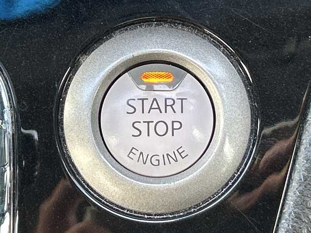 日産 セレナ HWS S HV Vセレ +SeftyⅡ 茨城県 2016(平28)年 7.6万km ダイヤモンドブラック 純正メモリナビ【MM515D-L】/(地デジTV・CD・DVD・BT・ラジオ再生)/両側パワースライドドア/後席フリップダウンモニター/クルーズコントロール/衝突軽減ブレーキ/コーナーセンサー/アラウンドビューモニター/オートライト/LEDヘッドライト/純正15inアルミホイール/純正フロアマット/スマートキー/取扱説明書/保証書