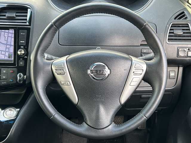 日産 セレナ HWS S HV Vセレ +SeftyⅡ 茨城県 2016(平28)年 7.6万km ダイヤモンドブラック 純正メモリナビ【MM515D-L】/(地デジTV・CD・DVD・BT・ラジオ再生)/両側パワースライドドア/後席フリップダウンモニター/クルーズコントロール/衝突軽減ブレーキ/コーナーセンサー/アラウンドビューモニター/オートライト/LEDヘッドライト/純正15inアルミホイール/純正フロアマット/スマートキー/取扱説明書/保証書