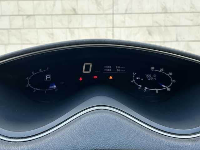 日産 セレナ HWS S HV Vセレ +SeftyⅡ 茨城県 2016(平28)年 7.6万km ダイヤモンドブラック 純正メモリナビ【MM515D-L】/(地デジTV・CD・DVD・BT・ラジオ再生)/両側パワースライドドア/後席フリップダウンモニター/クルーズコントロール/衝突軽減ブレーキ/コーナーセンサー/アラウンドビューモニター/オートライト/LEDヘッドライト/純正15inアルミホイール/純正フロアマット/スマートキー/取扱説明書/保証書