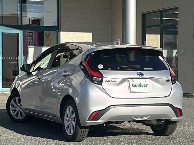 トヨタ アクア Z 愛知県 2023(令5)年 0.1万km シルバーM 登録時走行距離1035km/ワンオーナー/純正ナビ/（AM.FM.BT）/純正15インチAW/純正フロアマット/全方位カメラ/アイドリングストップ/ウィンカーミラー/クルーズコントロール/ドアバイザー/プッシュスタート/フォグライト/AC100V/ETC/保証書/取扱説明書