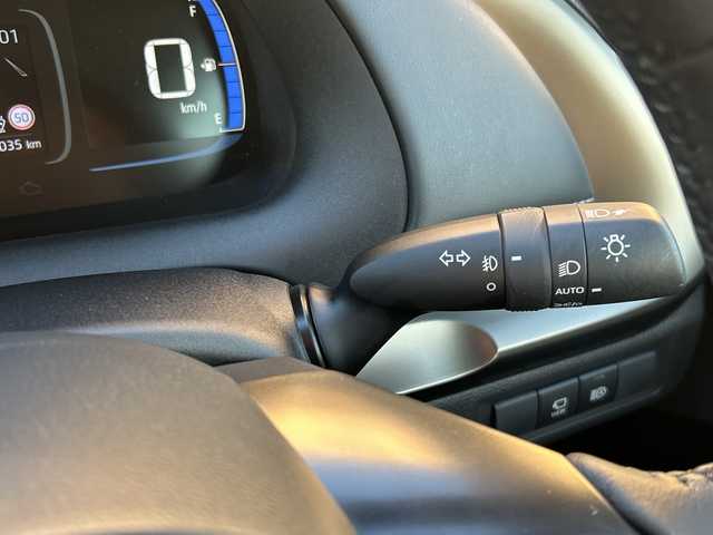 トヨタ アクア Z 愛知県 2023(令5)年 0.1万km シルバーM 登録時走行距離1035km/ワンオーナー/純正ナビ/（AM.FM.BT）/純正15インチAW/純正フロアマット/全方位カメラ/アイドリングストップ/ウィンカーミラー/クルーズコントロール/ドアバイザー/プッシュスタート/フォグライト/AC100V/ETC/保証書/取扱説明書