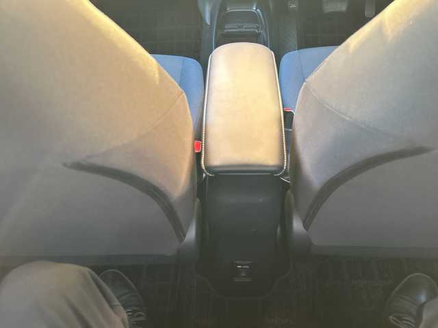 トヨタ アクア Z 愛知県 2023(令5)年 0.1万km シルバーM 登録時走行距離1035km/ワンオーナー/純正ナビ/（AM.FM.BT）/純正15インチAW/純正フロアマット/全方位カメラ/アイドリングストップ/ウィンカーミラー/クルーズコントロール/ドアバイザー/プッシュスタート/フォグライト/AC100V/ETC/保証書/取扱説明書