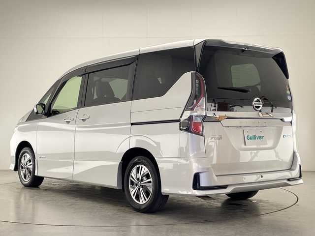 日産 セレナ e－パワー ハイウェイスター V 宮崎県 2021(令3)年 4.4万km ブリリアントシルバー プロパイロット/エマージェンシーブレーキ/LDW（車線逸脱警報）/LDP（車線逸脱防止支援）/BSW（後側方車両検知警報）/BSI（後側衝突防止支援）/速度標識表示/道路標識表示/オートマチックハイビーム/コーナーセンサー/インテリジェントルームミラー/純正10インチSDナビ/フルセグTV/CD/DVD/Bluetooth/アラウンドビューモニター/両側パワースライドドア/ハンズフリーオートスライドドア/純正ナビ一体型ドライブレコーダー（DH5-D）/ビルトインETC/純正15インチAW/取扱説明書/ナビ取扱説明書